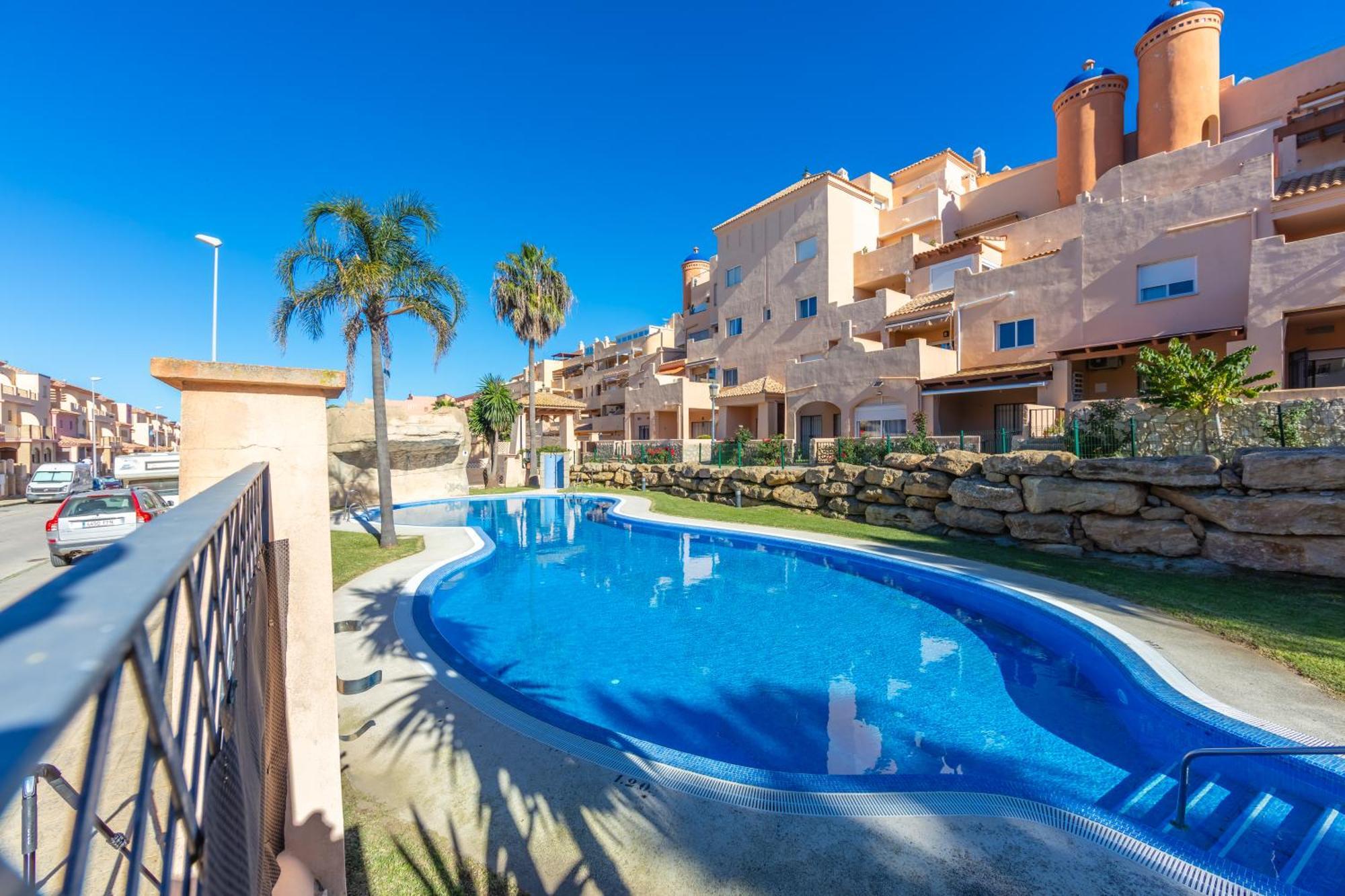 Surf Apartment - Wifi - Parking - Swimming Pool - Patio - Garden Tarifa Zewnętrze zdjęcie